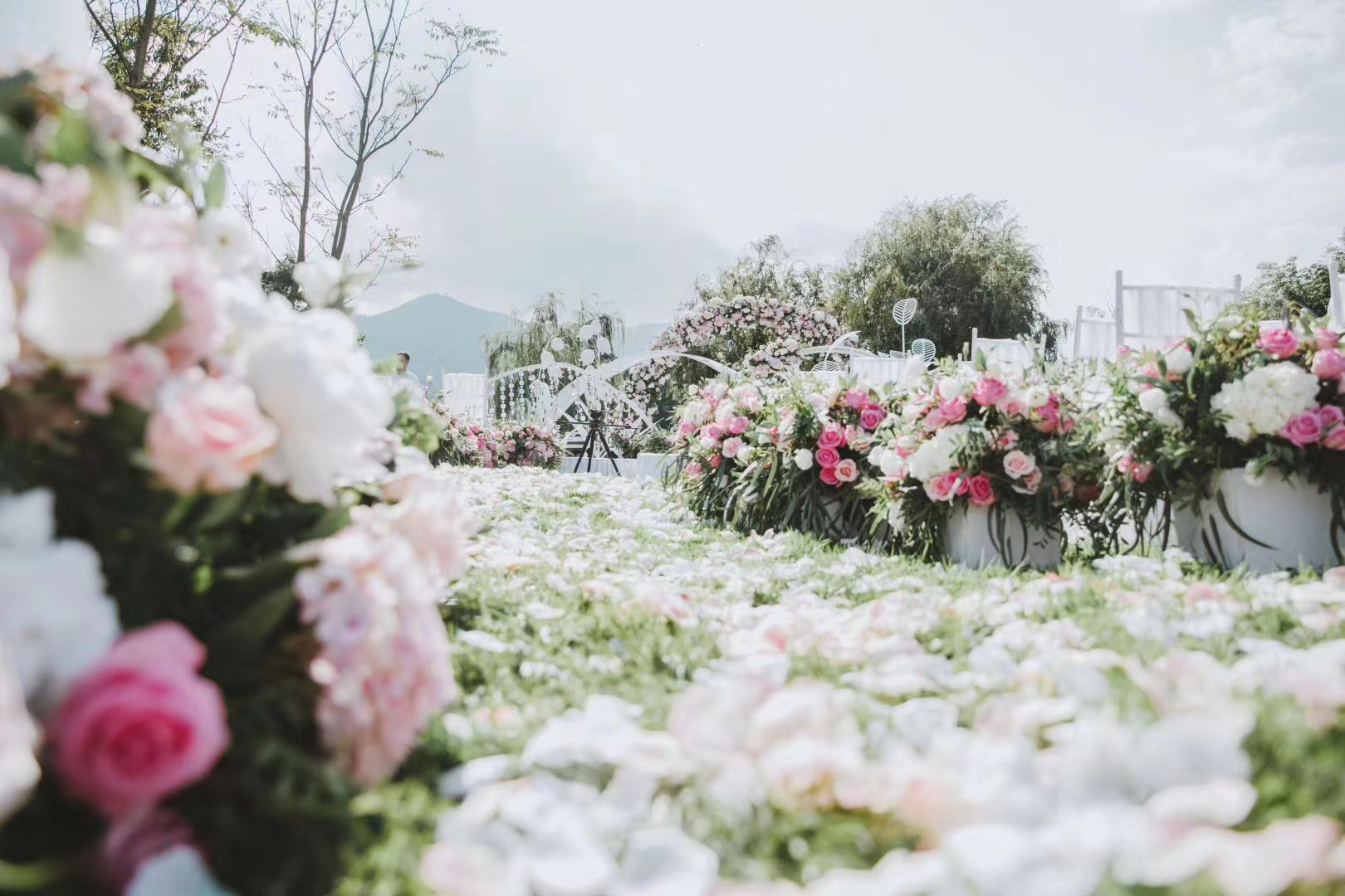 2020年首場(chǎng)婚宴在昆明滇池溫泉花園大酒店圓滿(mǎn)成功！