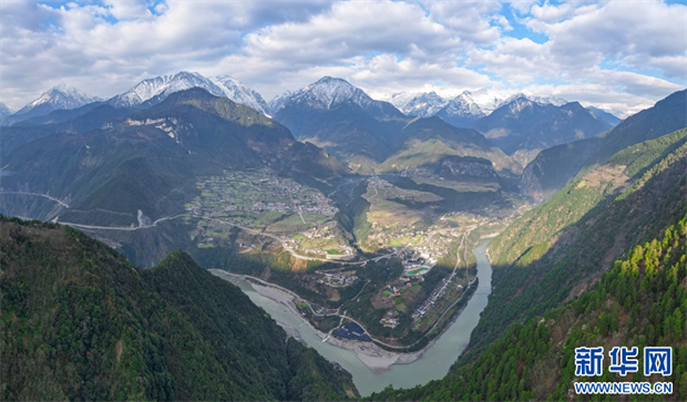 云南旅游,云南旅行社,云南團(tuán)建公司,云南策劃公司,云南會議公司,怒江旅游,怒江旅行社,怒江團(tuán)建公司,怒江會議公司,怒江會議會展：在云霧里的村莊 尋一個世外桃源